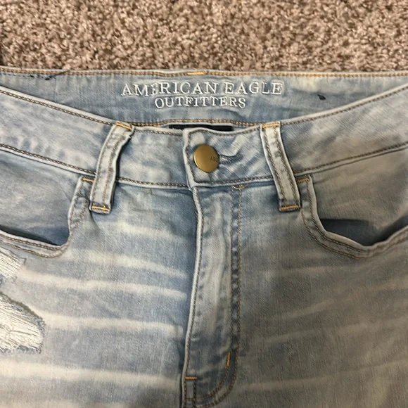 ✨AE 🦅 Distressed Skinny Crop✨ - Picture 3 of 6